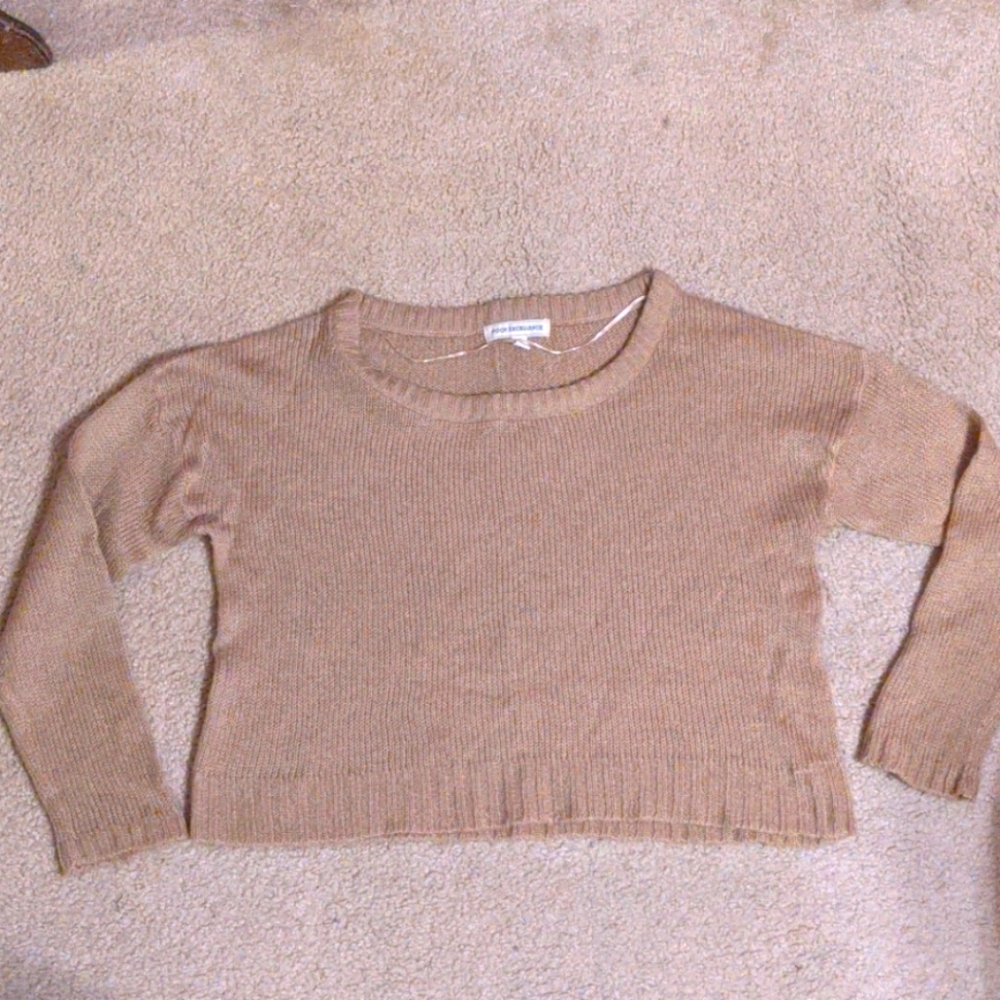 Cropped tan sweater - Picture 2 of 2